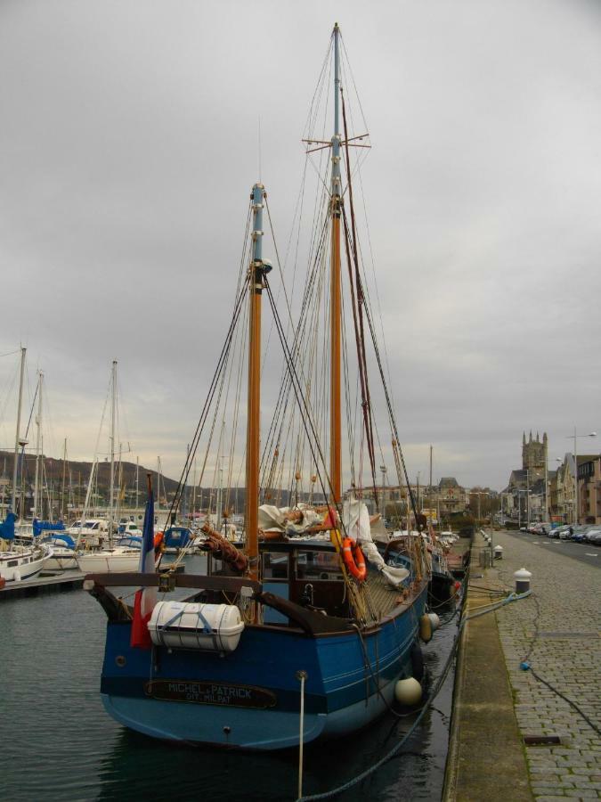 Gites De Mer Les Boucanes Fecamp Exterior photo